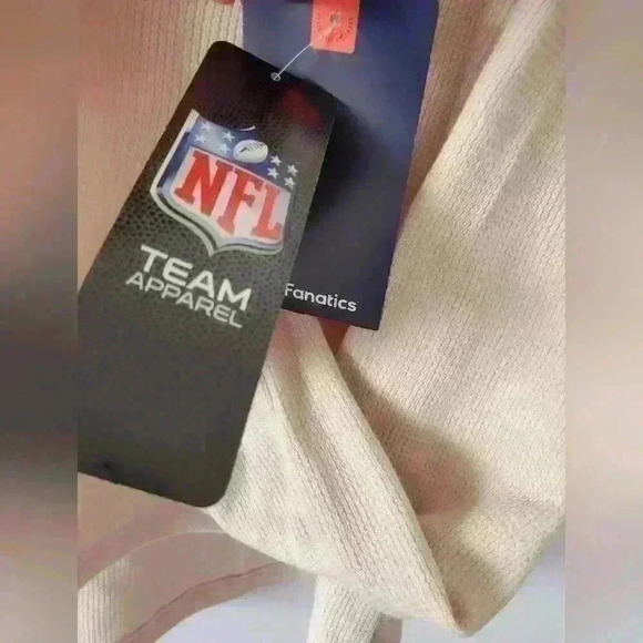 NWT  NFL Tampa Bay Buccaneers waffle long sleeve shirt. Size small - Picture 6 of 6